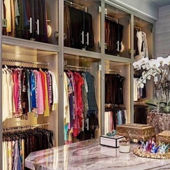 Meet your Posher, Susie - Picture 1 of 2